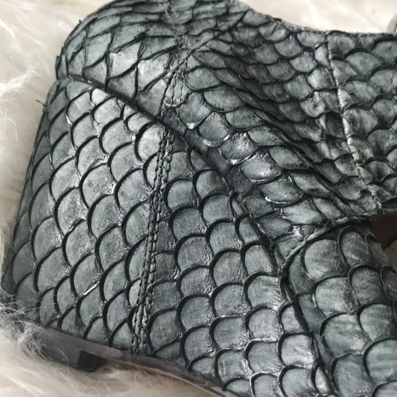 All Black Scale Lace Up Wedges - Picture 3 of 8